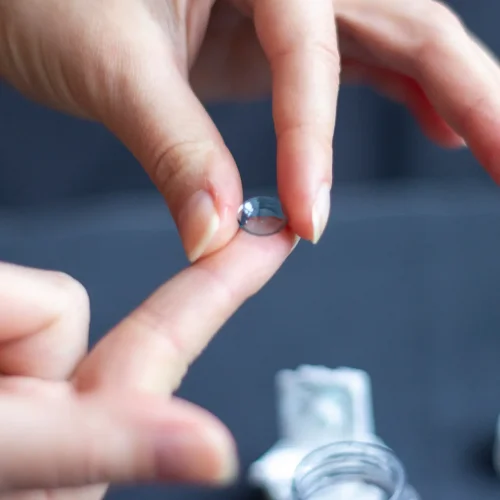 Orthokeratology,Lens,In,Woman's,Hands